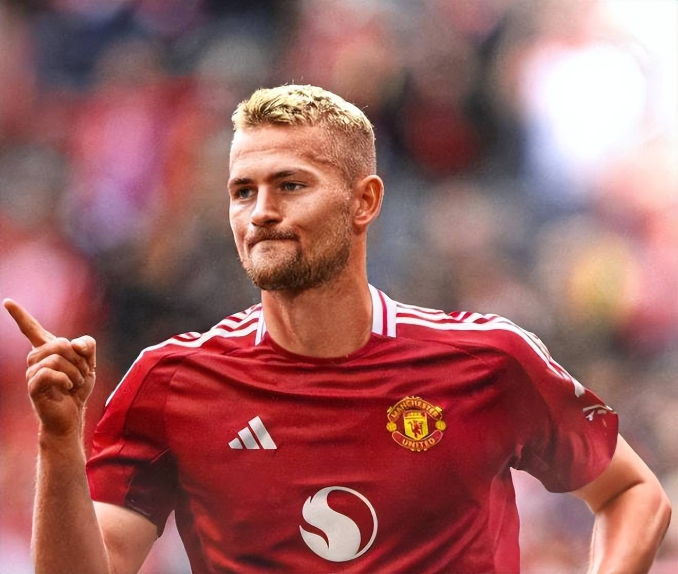 曼联冲击冠军，锋线磨合进入关键期