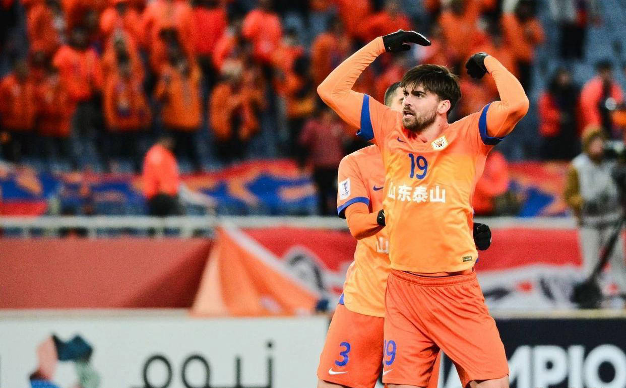 关于山东泰山在亚冠中打出进球，被誉为教练席炸锅的信息