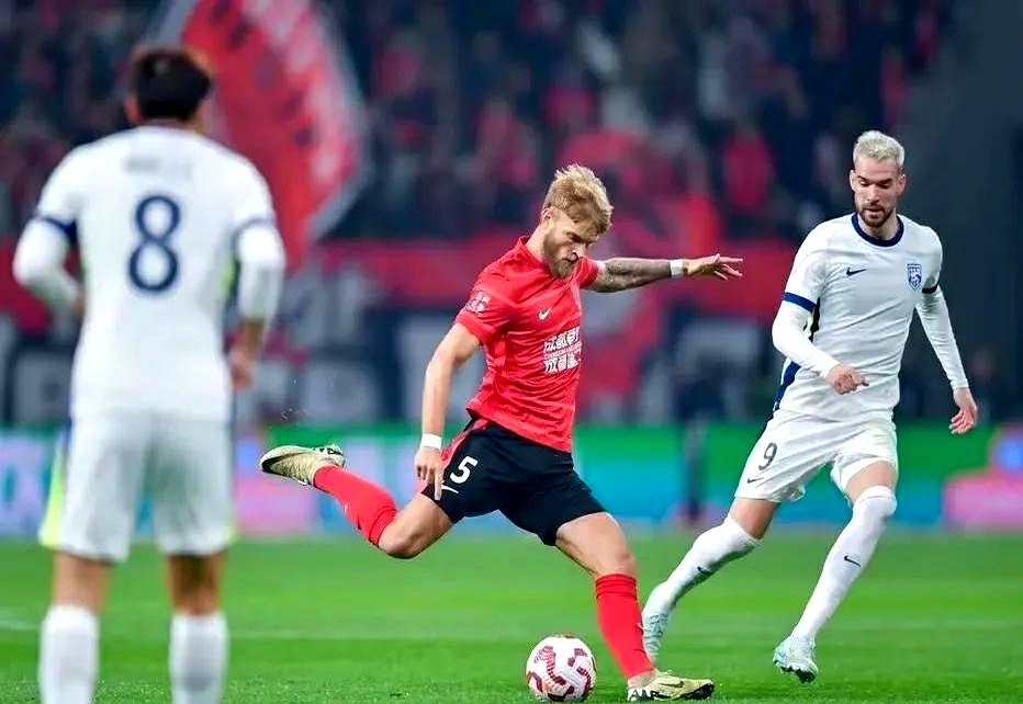 包含武汉三镇在欧洲杯中打出绝杀，被誉为弹幕炸裂的词条