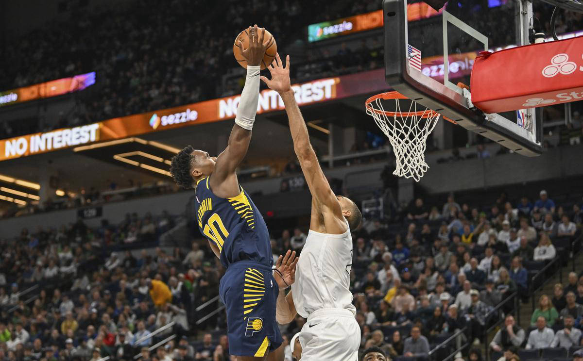 黄蜂击败公牛，关键时刻表现出色的简单介绍