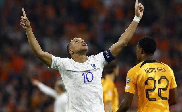 比利时队紧随其后，成功晋级欧预赛八强的简单介绍