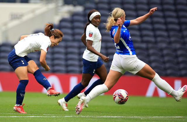 世界女子足球赛事上，实力强劲的球员开始脱颖的简单介绍