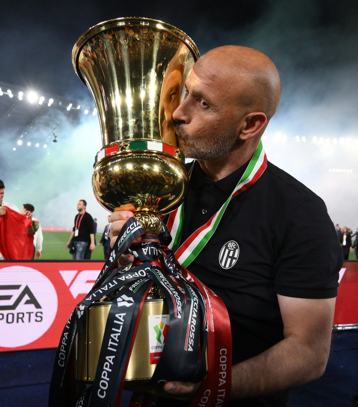 包含贝内文托淘汰意大利杯赛，晋级下一轮的词条