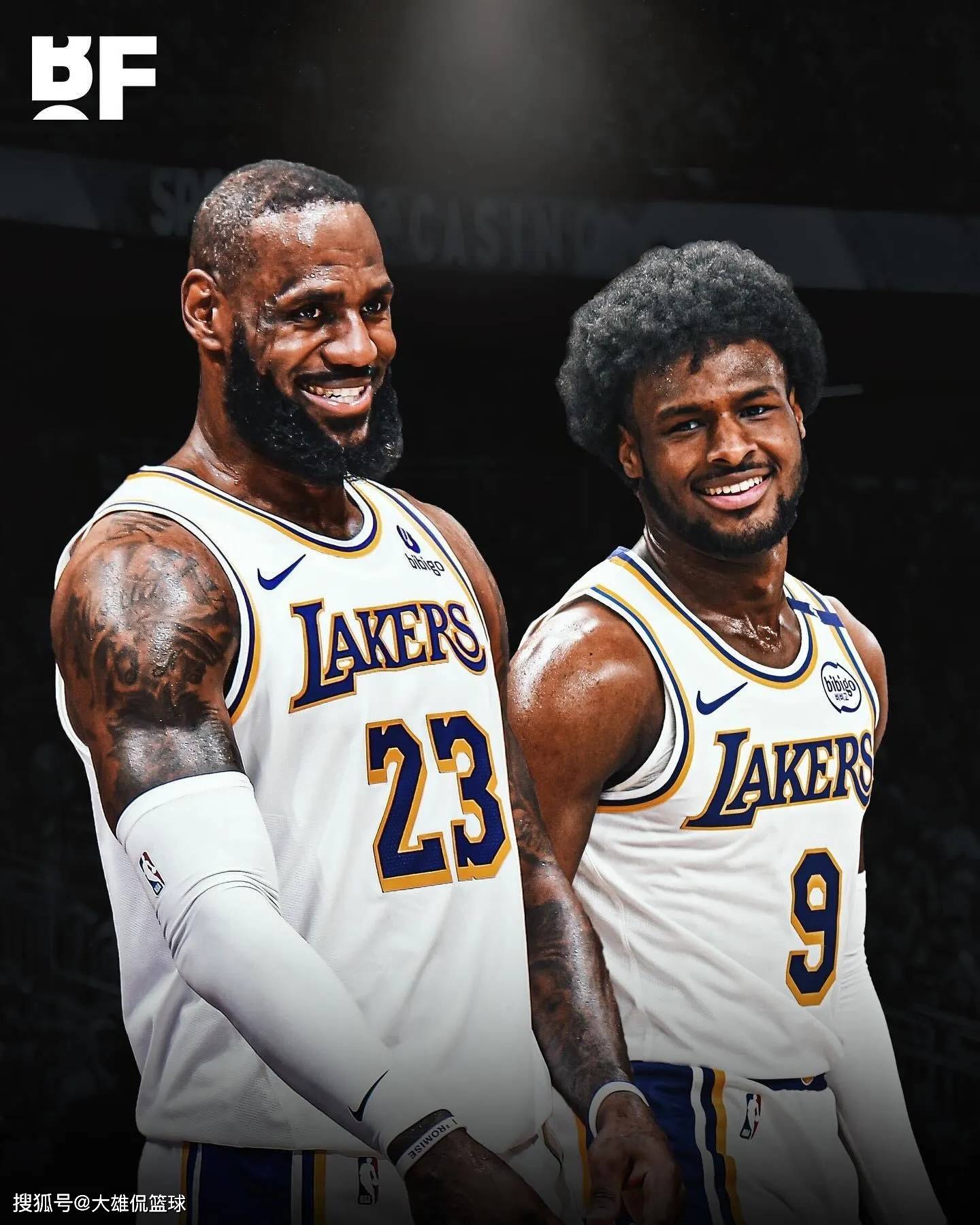 篮球场上上演精彩逆转，湖人艰难取胜保持不败的简单介绍