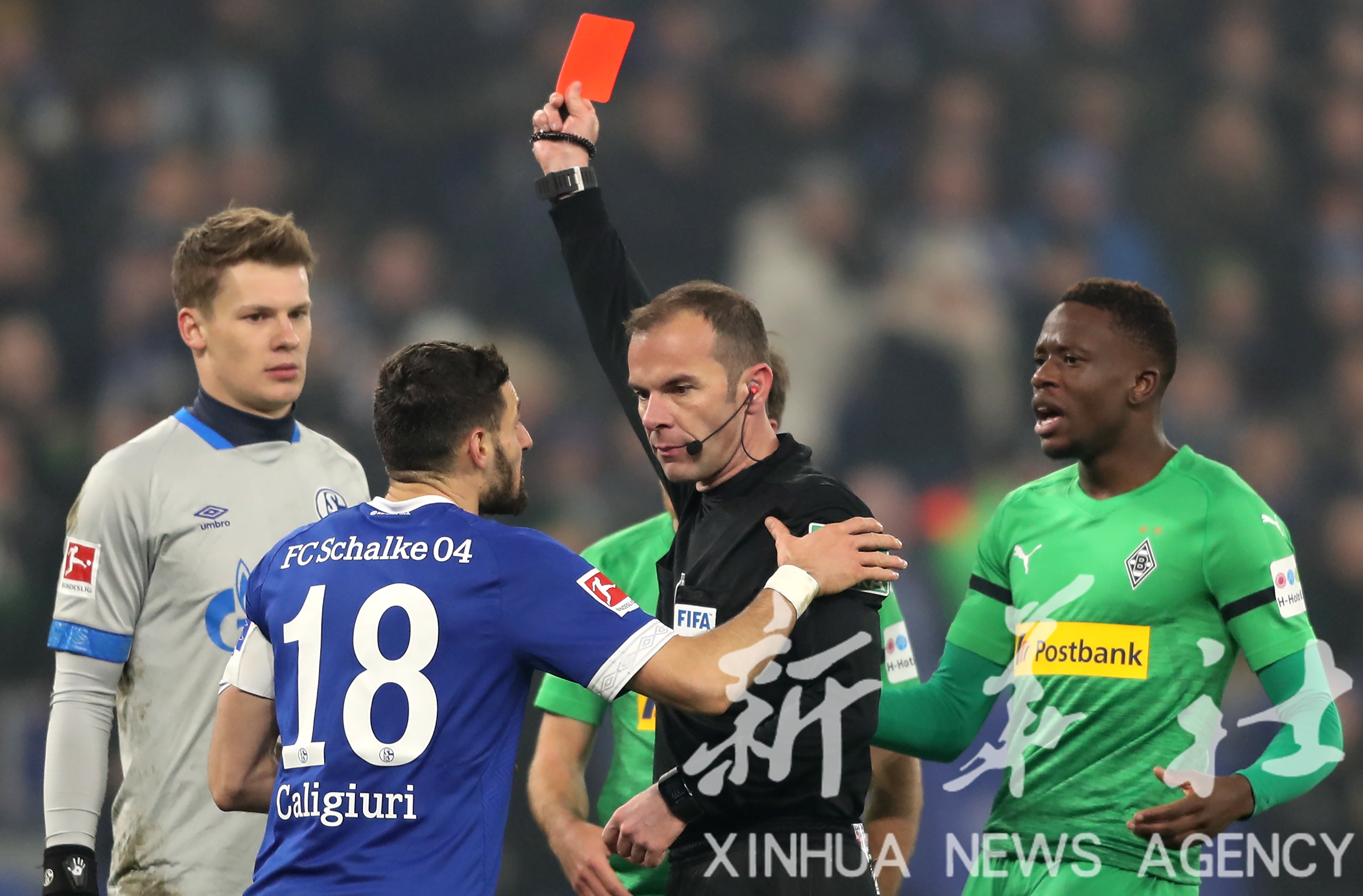 沙尔克球员受伤退赛，对球队士气产生影响