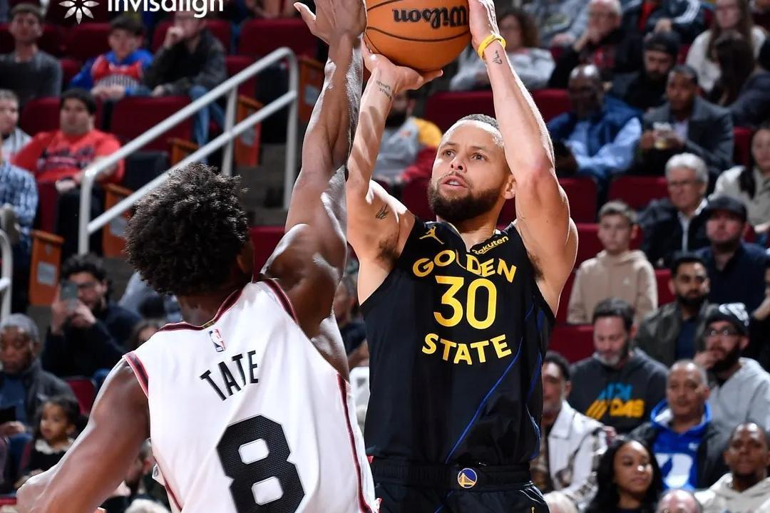 包含勇士惨遭3连败，格林或将赛季报销的词条