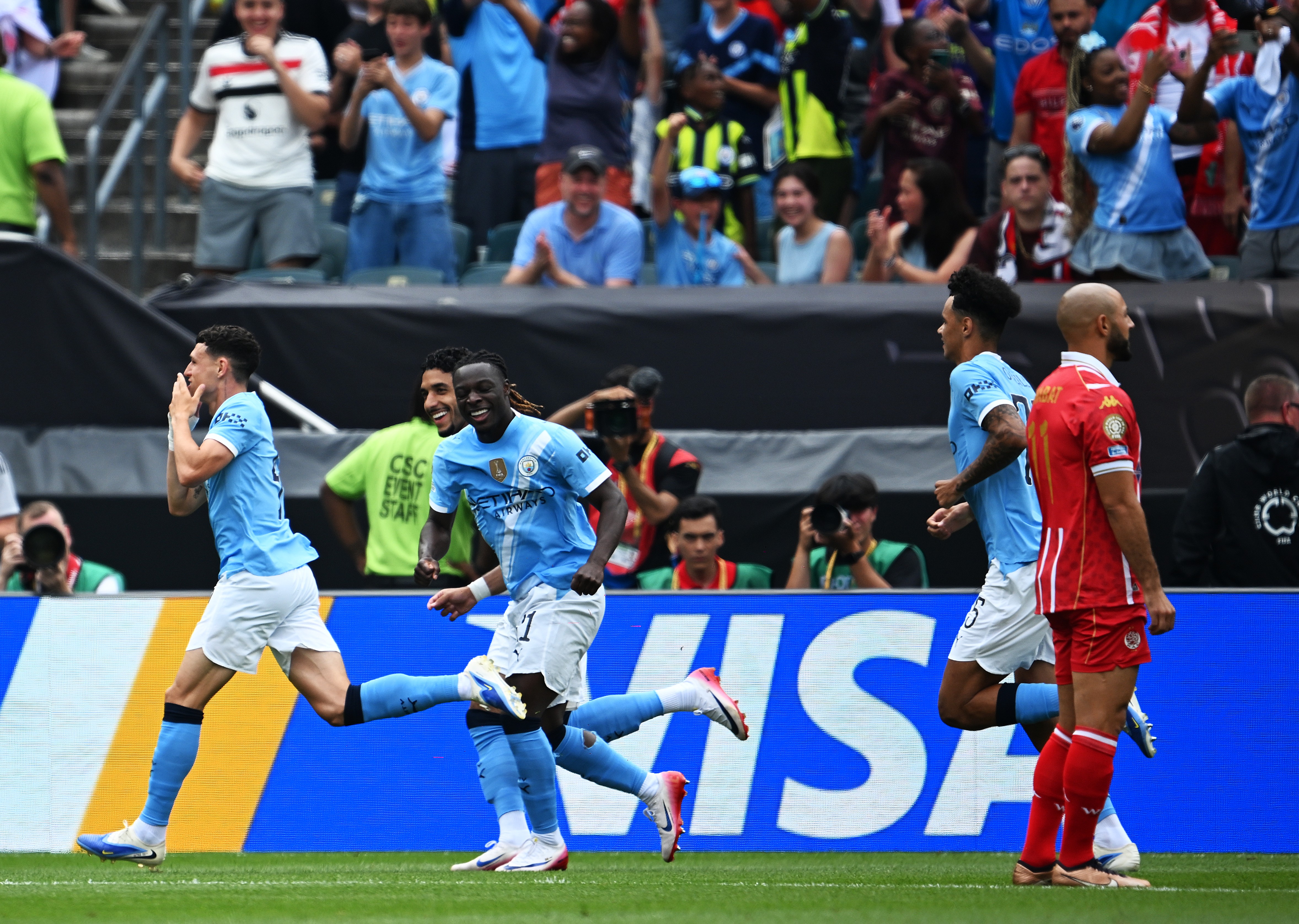 足球界最新赛事获得一致好评