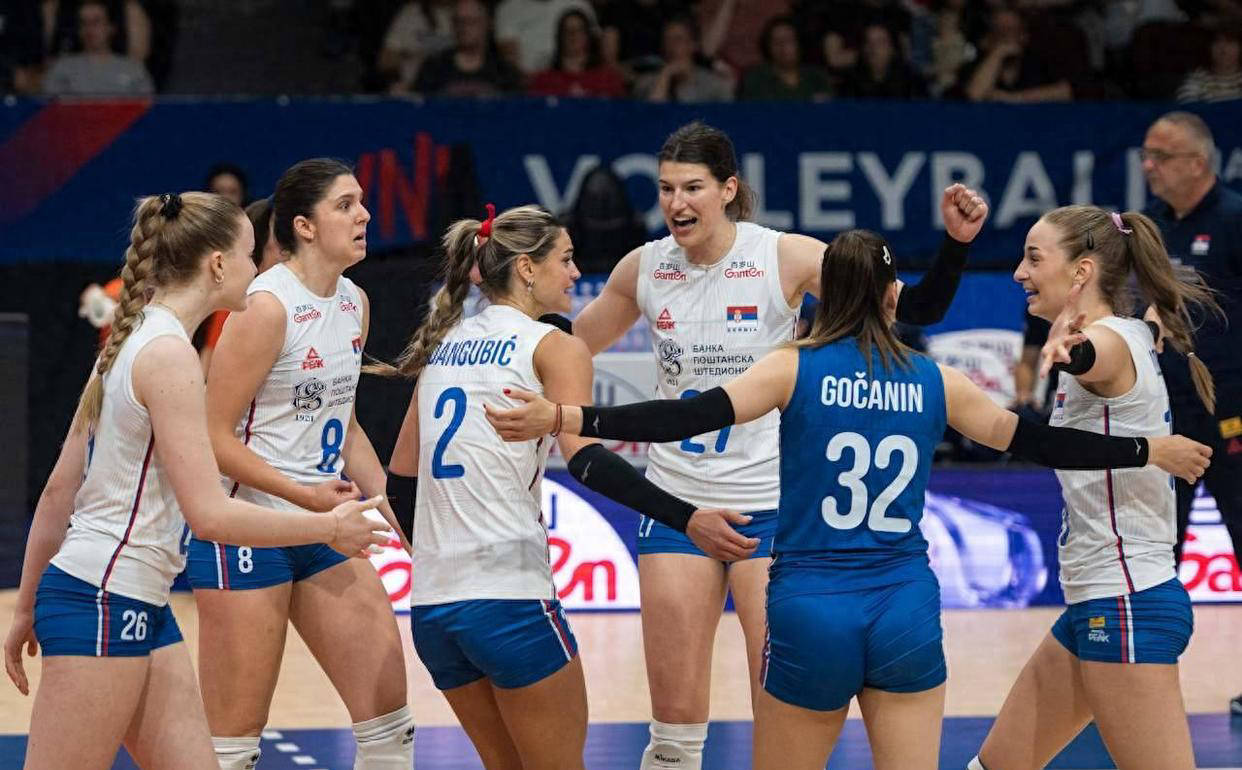 包含塞尔维亚连胜晋级，欧预赛战绩斐然的词条