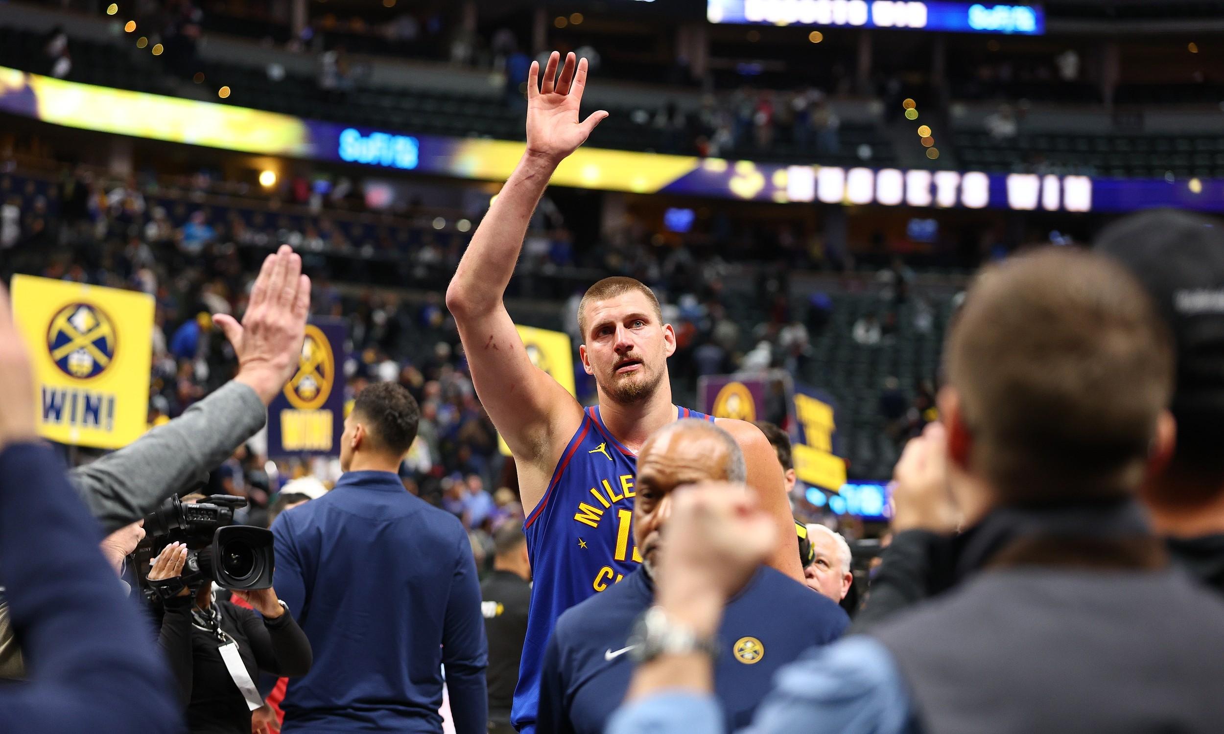 雄鹿队逆转步行者队，成功翻盘取胜