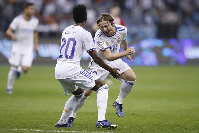 皇马客场逆转胜埃尔切，取得两连胜的简单介绍