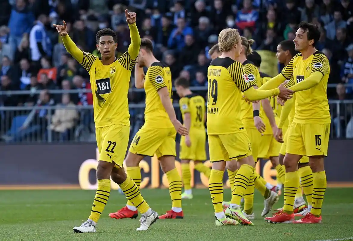 多特蒙德队顽强拼搏取得进步