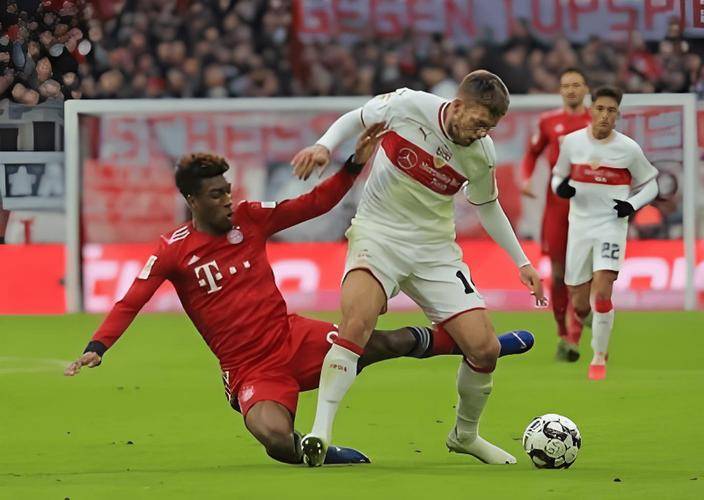 包含拜仁慕尼黑取得大胜，缩小积分差距的词条