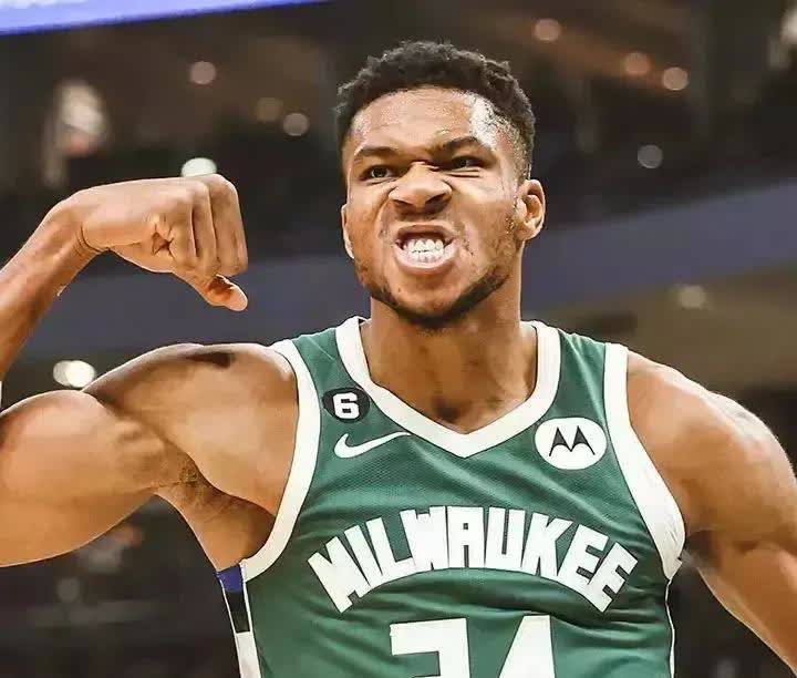 雄鹿逆转独行侠，字母哥单场36分