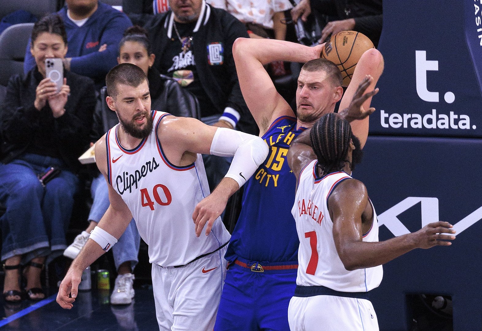 快船惨败于猛龙英格拉姆出战